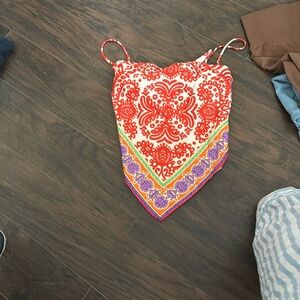 Cropped tie in the back top